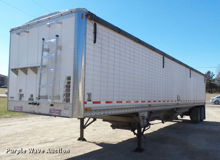 image for item DD1768 2003 Wilson double hopper bottom grain trailer