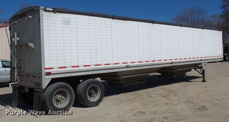 image for item DD1768 2003 Wilson double hopper bottom grain trailer