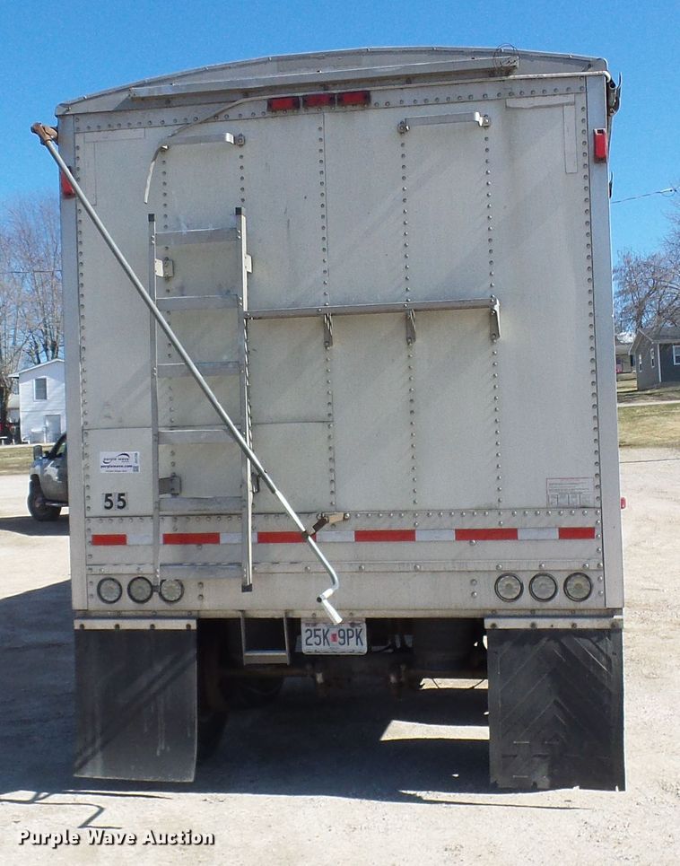 image for item DD1768 2003 Wilson double hopper bottom grain trailer