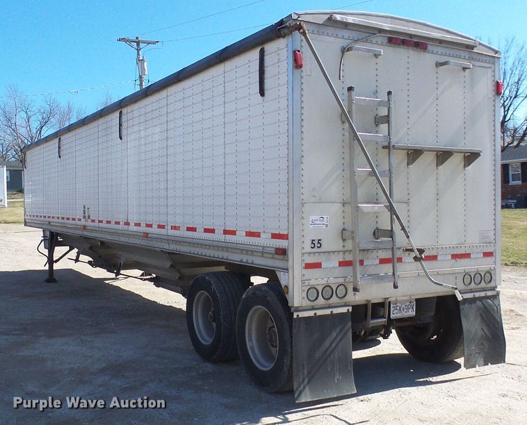 image for item DD1768 2003 Wilson double hopper bottom grain trailer