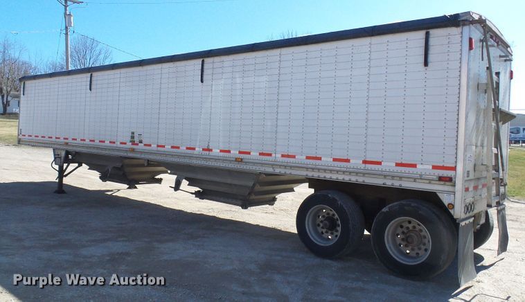 image for item DD1768 2003 Wilson double hopper bottom grain trailer
