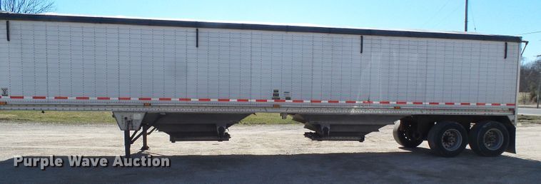 image for item DD1768 2003 Wilson double hopper bottom grain trailer