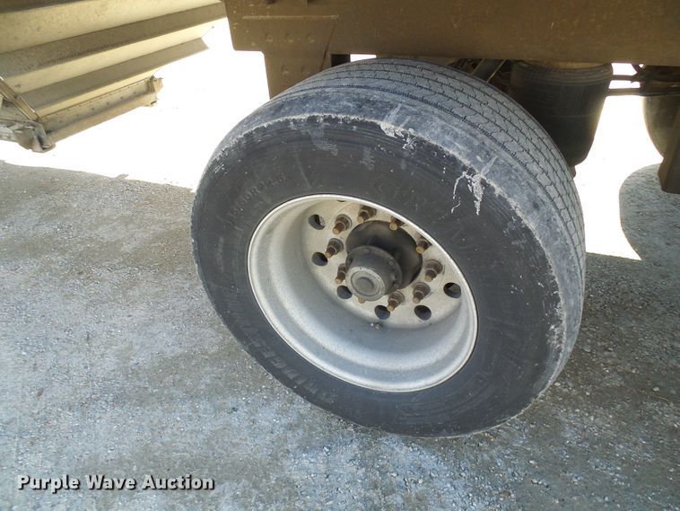 image for item DD1768 2003 Wilson double hopper bottom grain trailer