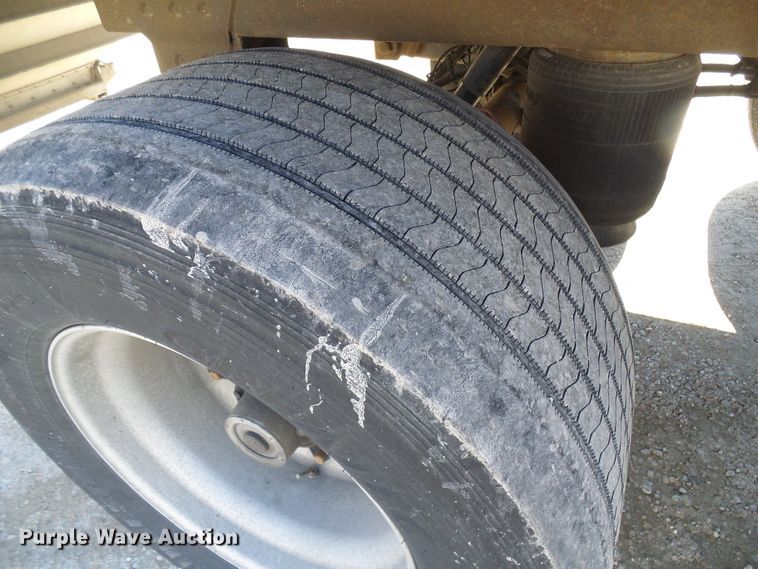 image for item DD1768 2003 Wilson double hopper bottom grain trailer