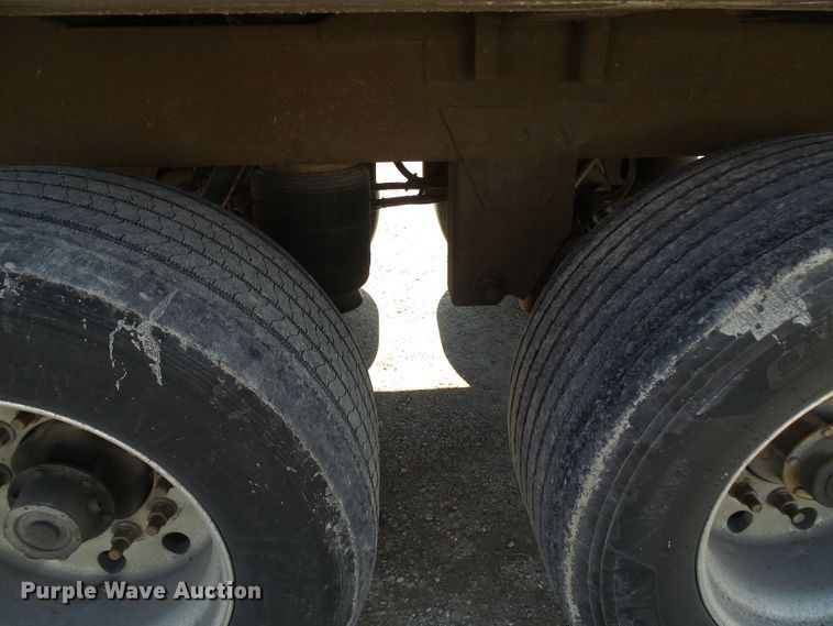 image for item DD1768 2003 Wilson double hopper bottom grain trailer