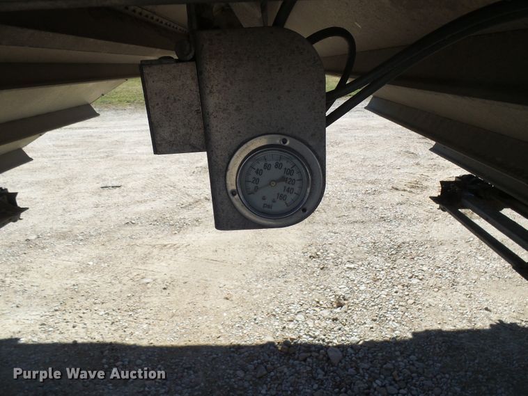 image for item DD1768 2003 Wilson double hopper bottom grain trailer