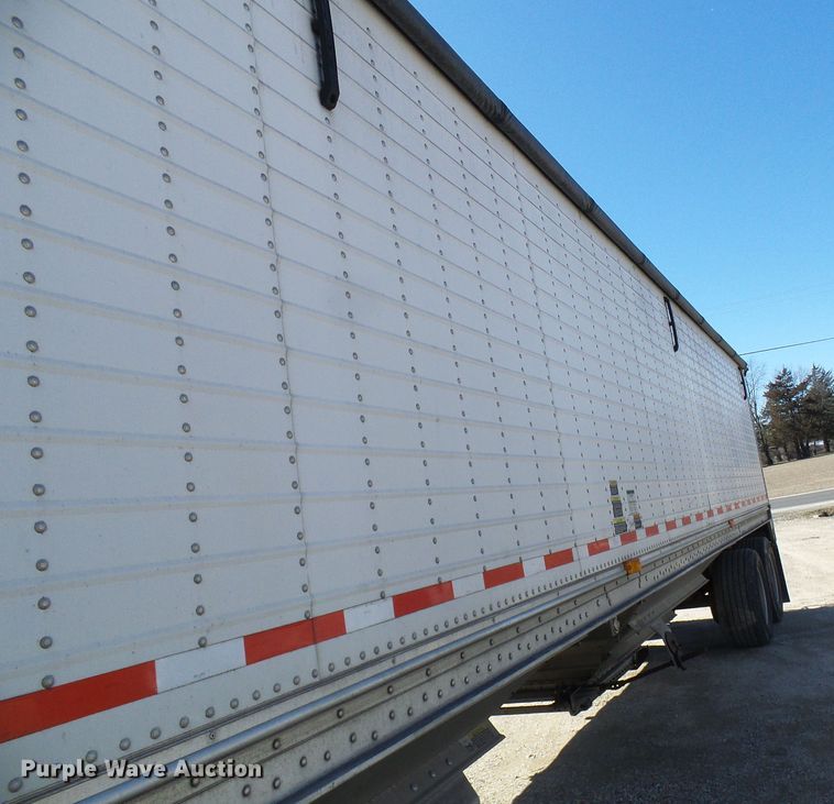 image for item DD1768 2003 Wilson double hopper bottom grain trailer