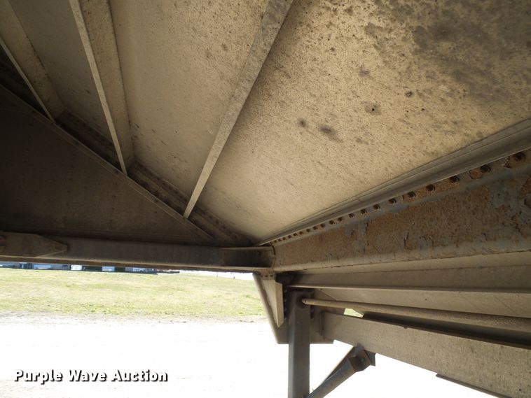 image for item DD1768 2003 Wilson double hopper bottom grain trailer