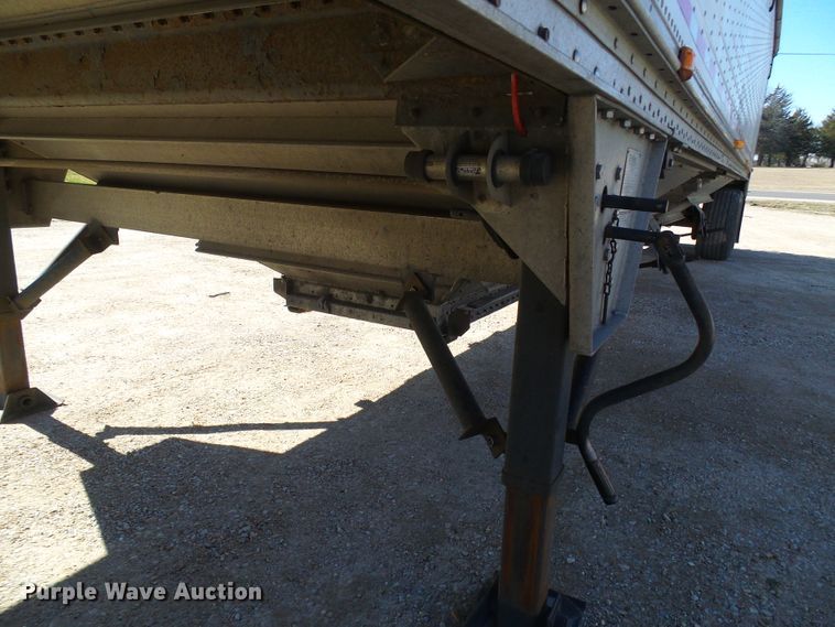 image for item DD1768 2003 Wilson double hopper bottom grain trailer