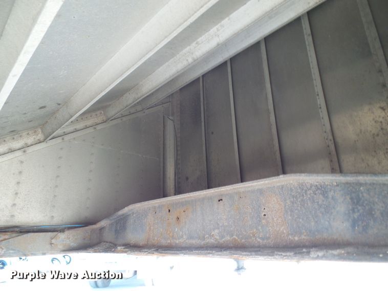 image for item DD1768 2003 Wilson double hopper bottom grain trailer