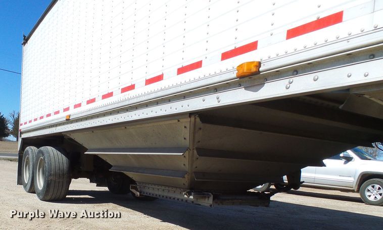 image for item DD1768 2003 Wilson double hopper bottom grain trailer
