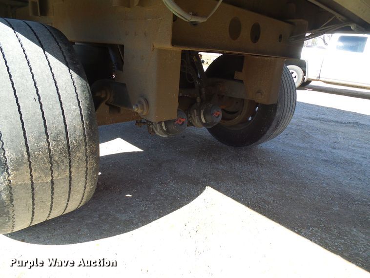 image for item DD1768 2003 Wilson double hopper bottom grain trailer