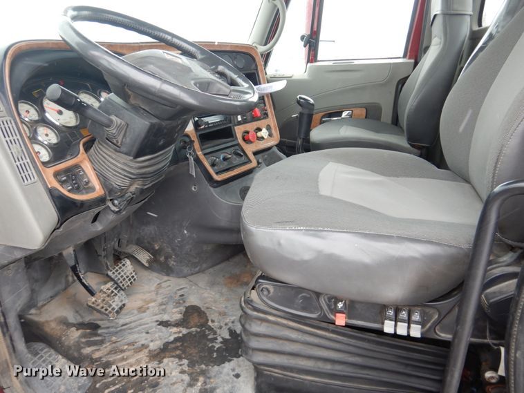 image for item DF7373 2010 International ProStar Eagle Premium semi truck