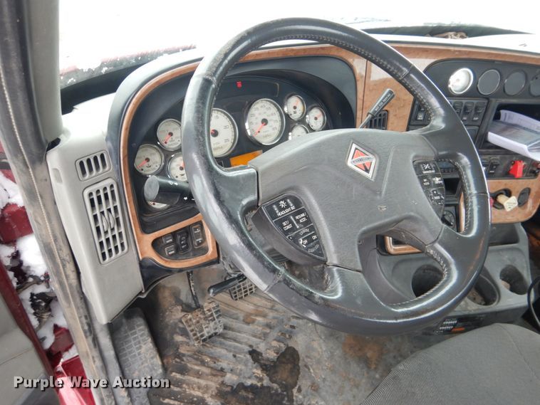 image for item DF7373 2010 International ProStar Eagle Premium semi truck