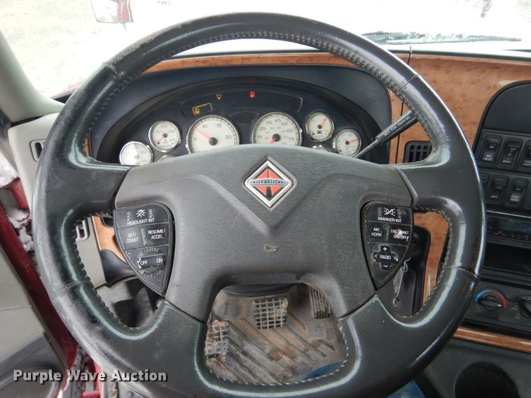 image for item DF7373 2010 International ProStar Eagle Premium semi truck