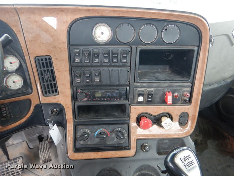 image for item DF7373 2010 International ProStar Eagle Premium semi truck