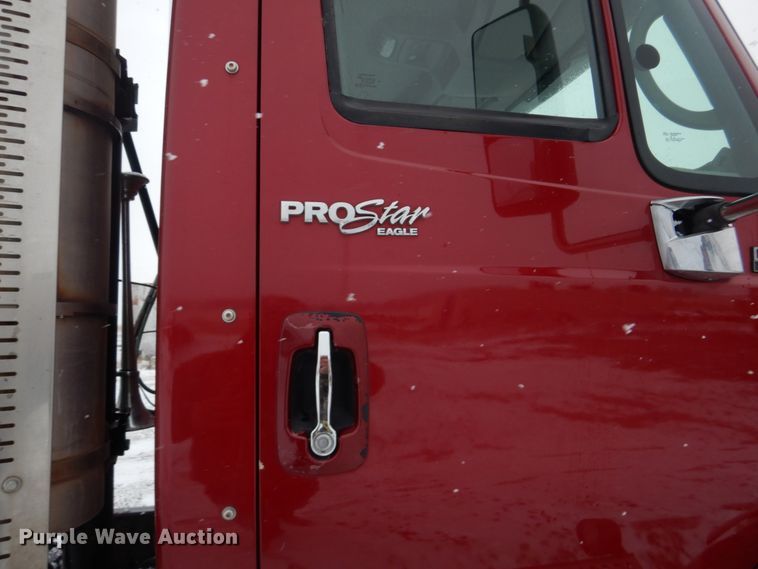 image for item DF7373 2010 International ProStar Eagle Premium semi truck