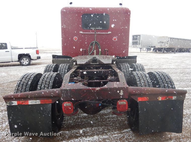 image for item DG5928 2001 Peterbilt 379 semi truck