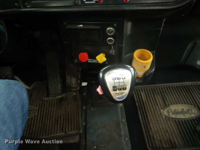 image for item DG5928 2001 Peterbilt 379 semi truck