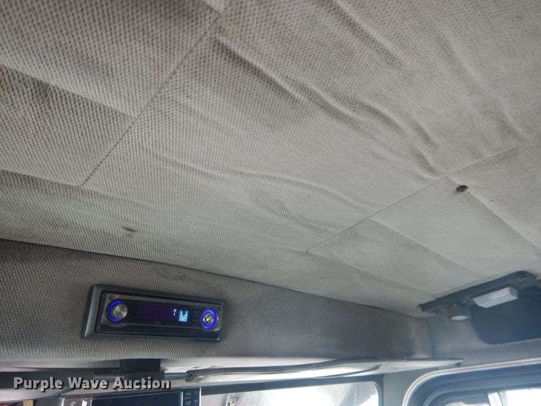 image for item DG5928 2001 Peterbilt 379 semi truck