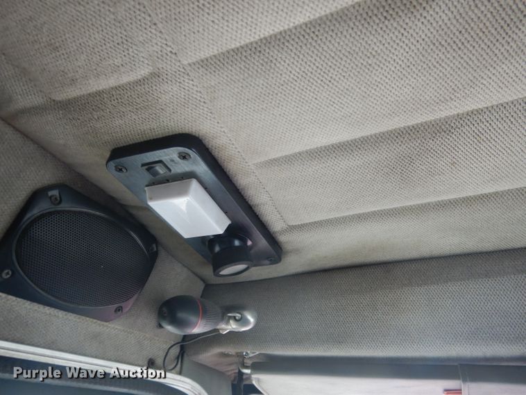 image for item DG5928 2001 Peterbilt 379 semi truck