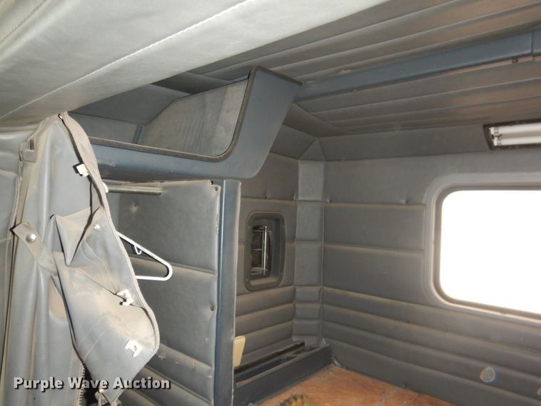 image for item DG5928 2001 Peterbilt 379 semi truck