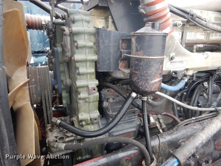 image for item DG5928 2001 Peterbilt 379 semi truck