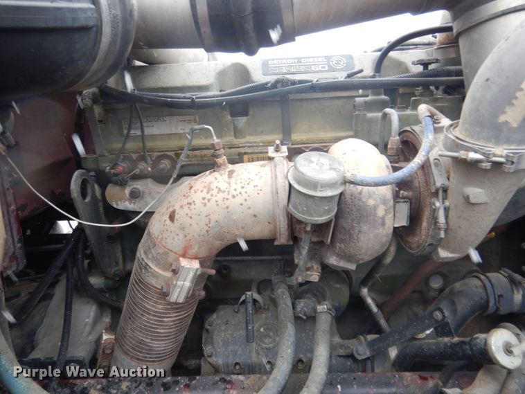 image for item DG5928 2001 Peterbilt 379 semi truck