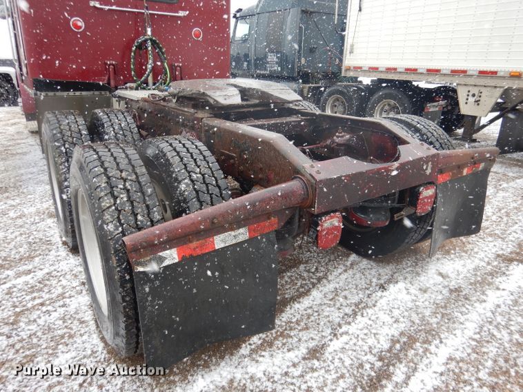 image for item DG5928 2001 Peterbilt 379 semi truck