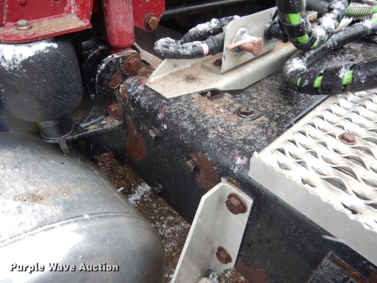 image for item DG5928 2001 Peterbilt 379 semi truck