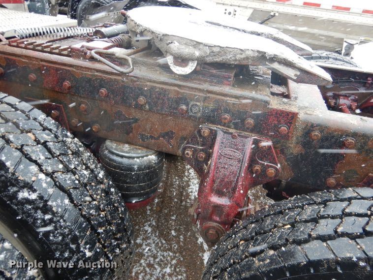 image for item DG5928 2001 Peterbilt 379 semi truck