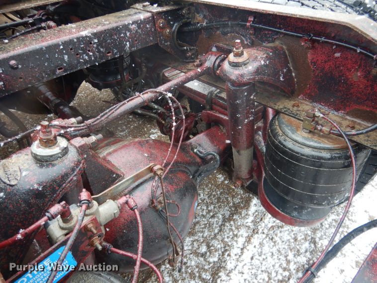 image for item DG5928 2001 Peterbilt 379 semi truck