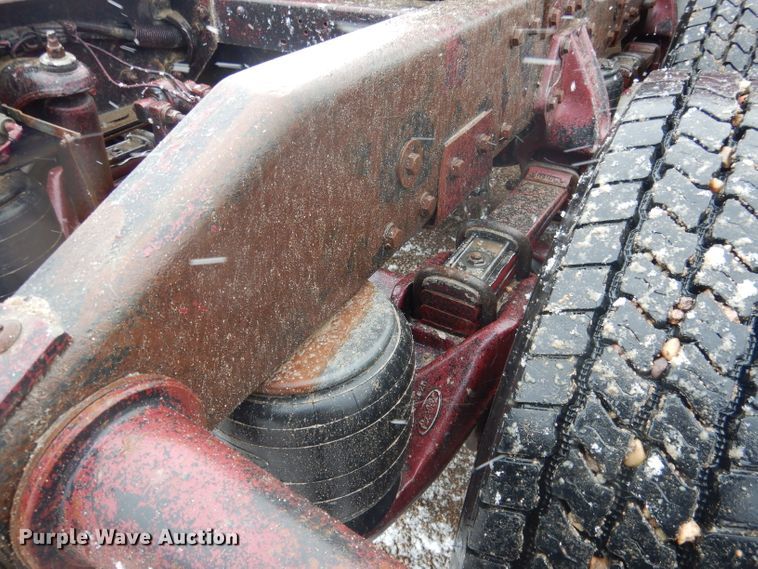 image for item DG5928 2001 Peterbilt 379 semi truck