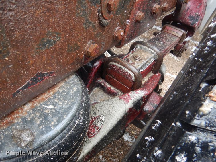 image for item DG5928 2001 Peterbilt 379 semi truck