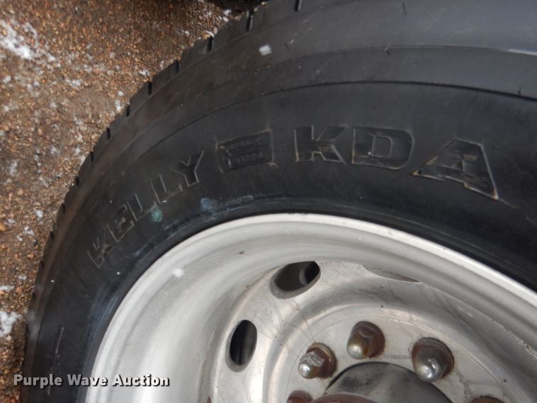 image for item DG5928 2001 Peterbilt 379 semi truck