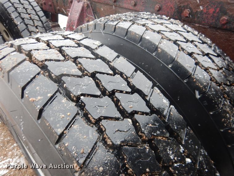 image for item DG5928 2001 Peterbilt 379 semi truck