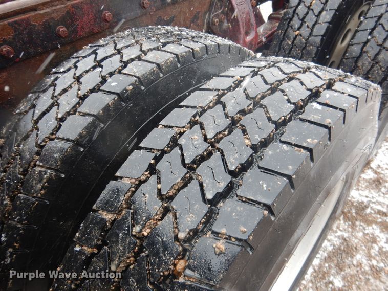 image for item DG5928 2001 Peterbilt 379 semi truck