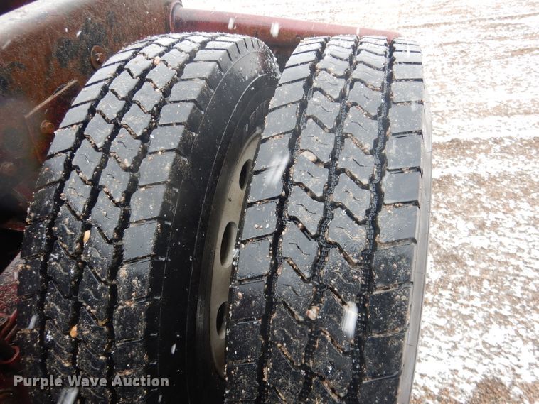 image for item DG5928 2001 Peterbilt 379 semi truck