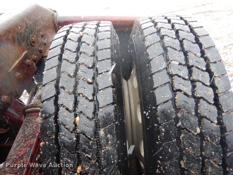 image for item DG5928 2001 Peterbilt 379 semi truck