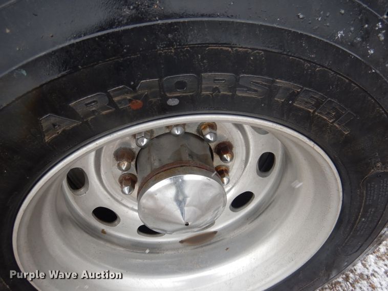 image for item DG5928 2001 Peterbilt 379 semi truck