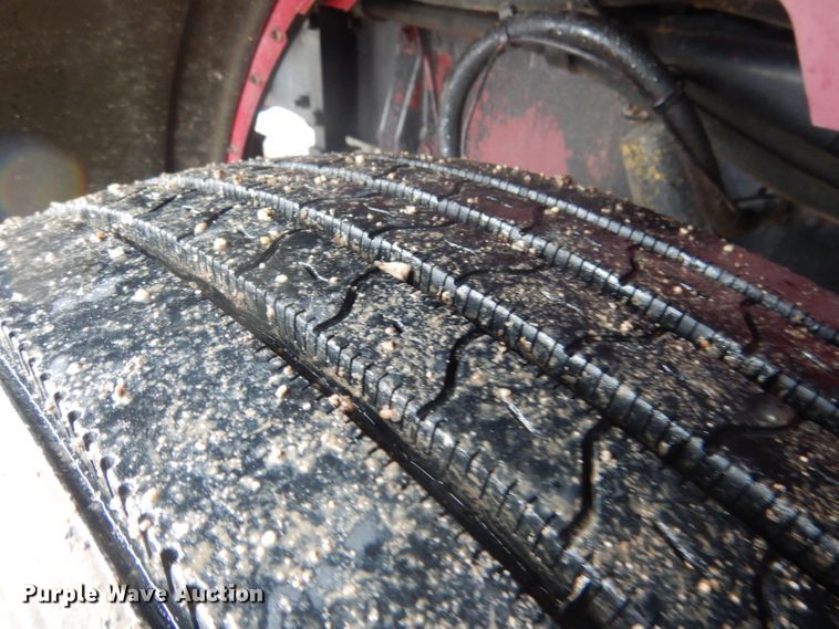 image for item DG5928 2001 Peterbilt 379 semi truck