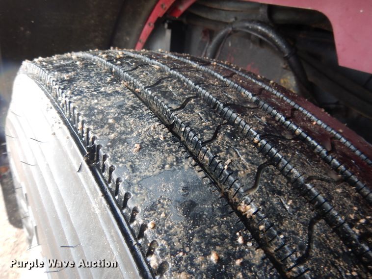 image for item DG5928 2001 Peterbilt 379 semi truck