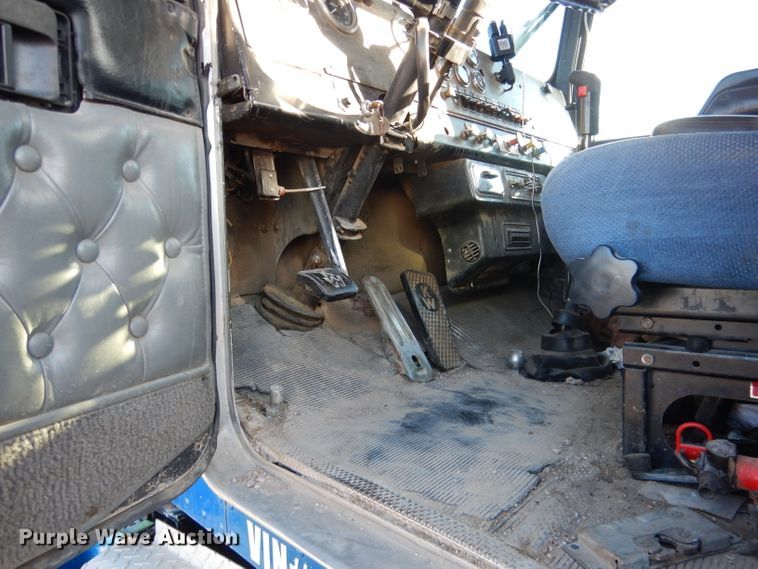 image for item DG5935 1980 Kenworth W900A semi truck