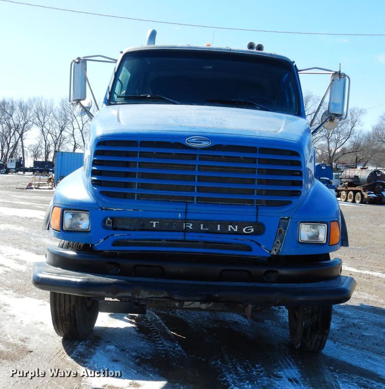 image for item DG6295 2007 Sterling LT9500 semi truck