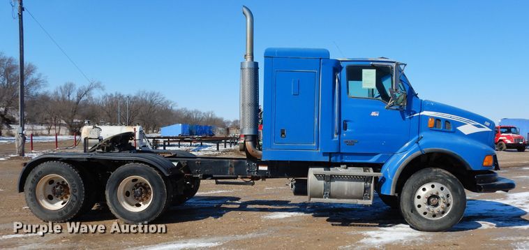 image for item DG6295 2007 Sterling LT9500 semi truck