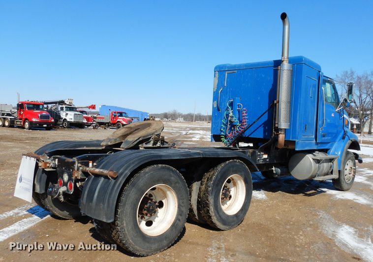 image for item DG6295 2007 Sterling LT9500 semi truck