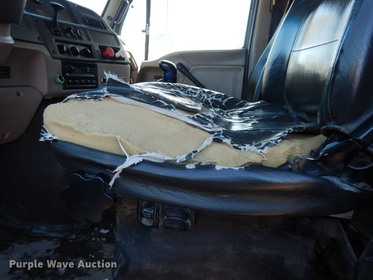 image for item DG6295 2007 Sterling LT9500 semi truck