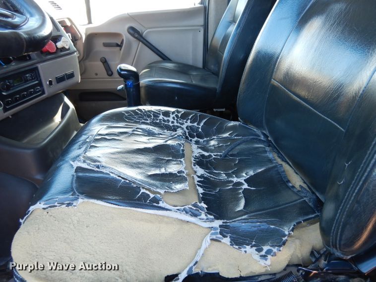 image for item DG6295 2007 Sterling LT9500 semi truck