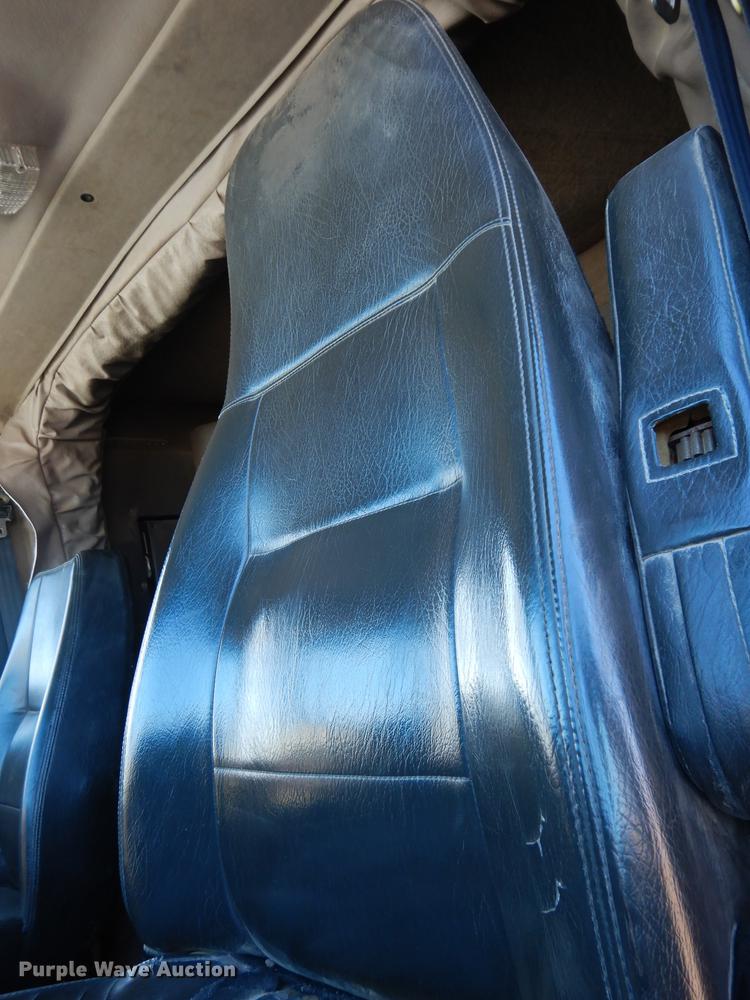 image for item DG6295 2007 Sterling LT9500 semi truck