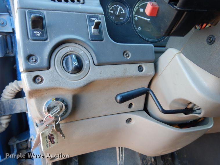 image for item DG6295 2007 Sterling LT9500 semi truck